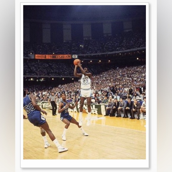 NEW! MICHAEL JORDAN UNC NCAA BASKETBALL 1982 VINTAGE 10 GLOSSY 8.5x11 POSTER SET - Picture 4 of 10